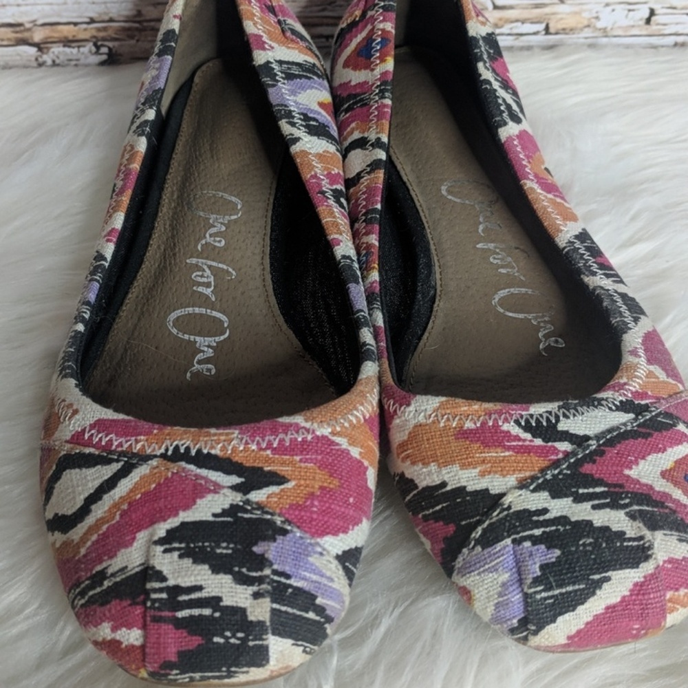 ❤️ 5/$25 - Tom Ballerina Flats - Sz 8